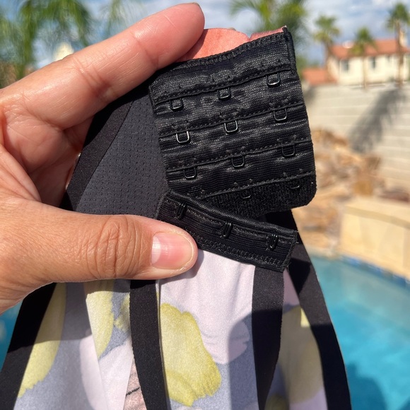 Knix Pink and Green Asymmetrical Sleeveless Bodysuit - Picture 4 of 5